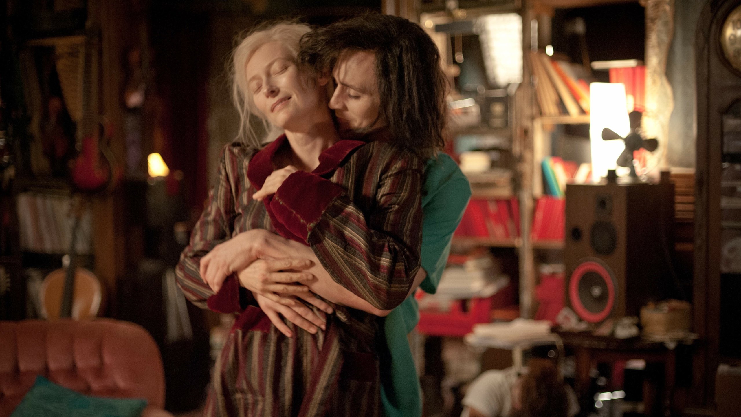 Loving leaving. Тильда Суинтон фильм про вампиров. Адам и ева вампиры. Only lovers left Alive behind the Scenes.